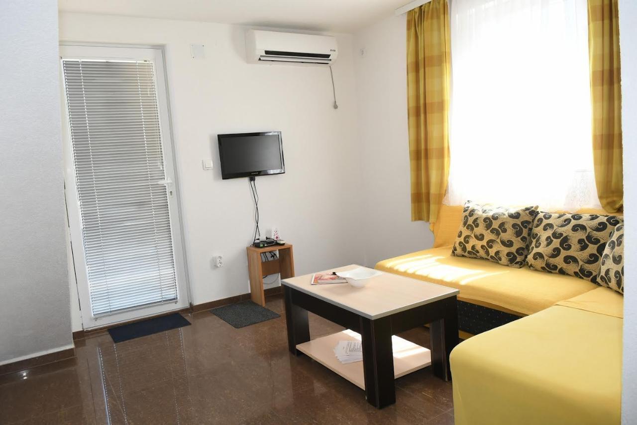 Appartement Sobe Alex à Veliko Gradište Extérieur photo